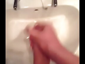 Teen masturbating in bathroom dig out